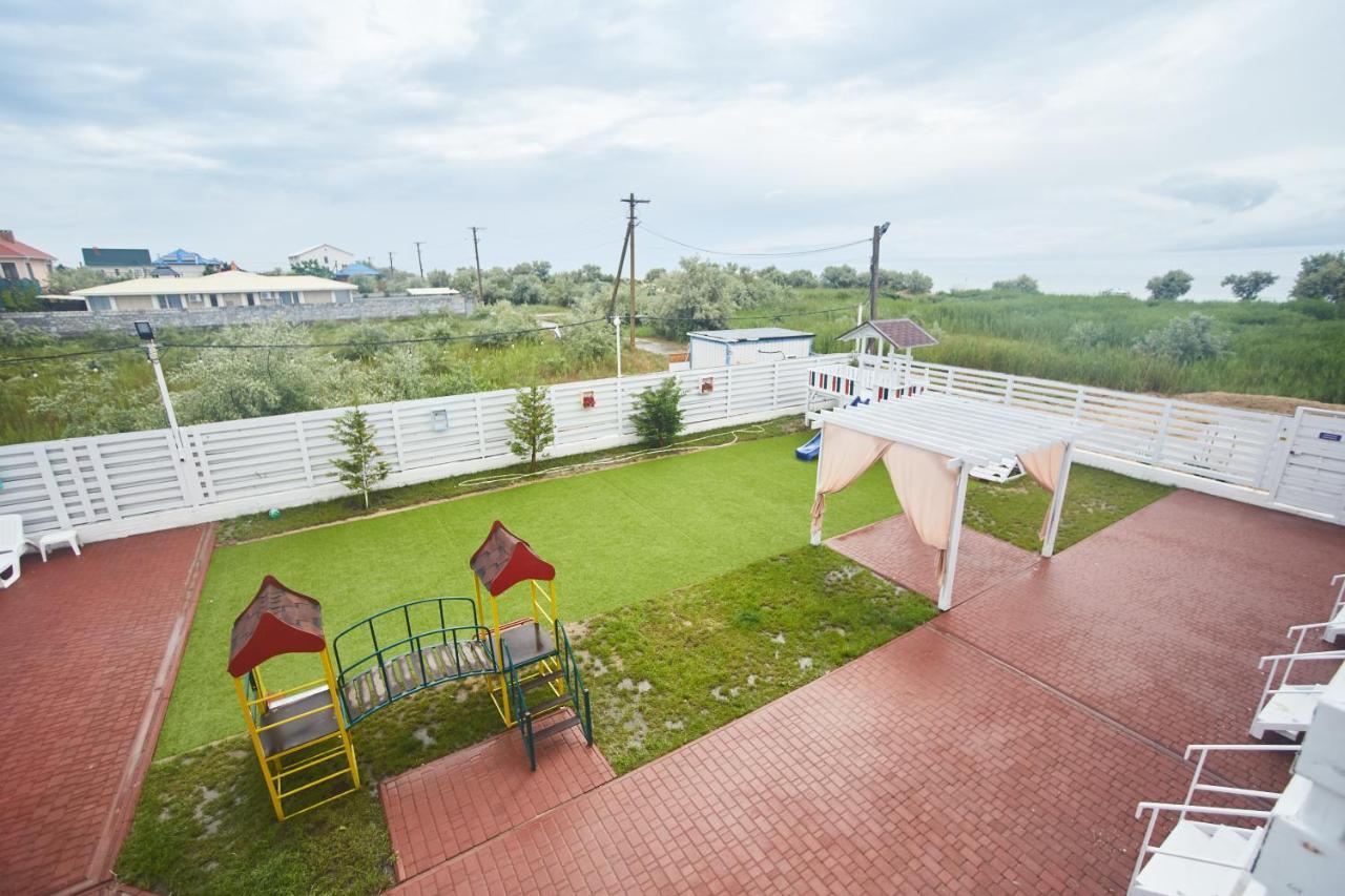 Family Hotel Happy Inn Zatoka Exterior foto