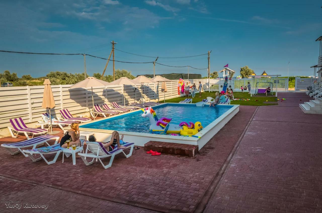 Family Hotel Happy Inn Zatoka Exterior foto
